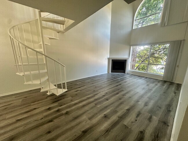 15009 Moorpark St Unit 308