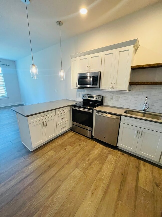 Building Photo - 935 McAlway Rd Rental