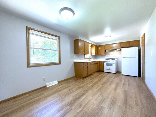 Photo - 8080 W Potomac Ave Unit Upper