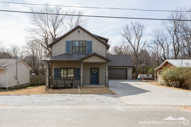 Building Photo - Pre-Leasing Modern Style Home Minutes from...