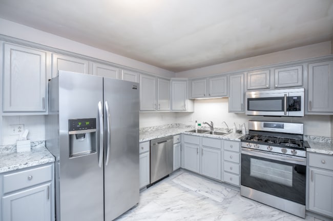 Photo - 3819 W Warwick Dr