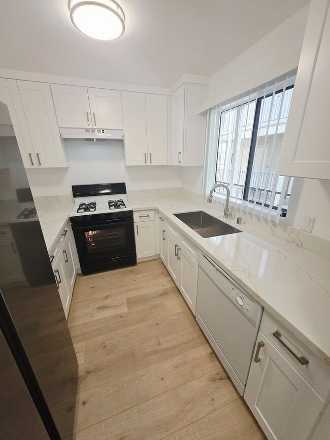 Photo - 1105 Melrose Ave Unit 103