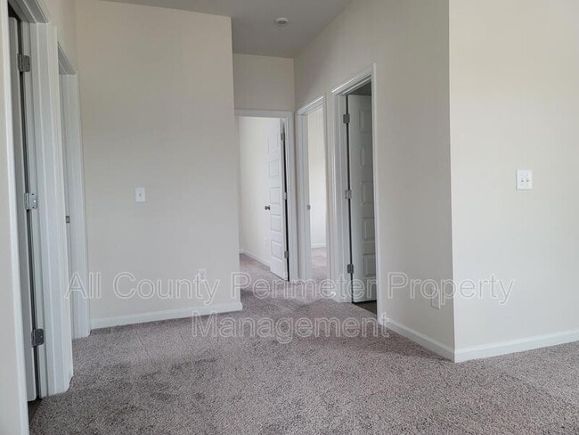 Photo - 25 Rambling Oaks Dr NE