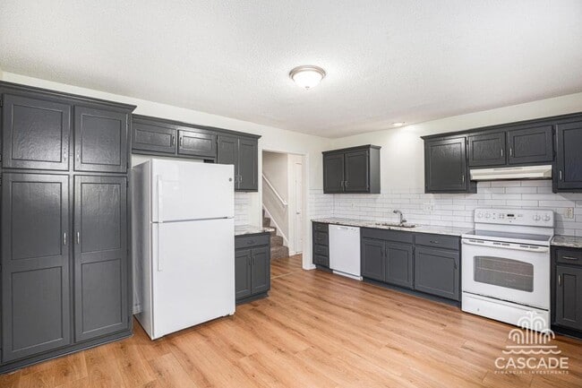 Photo - 639 N Queen Ridge Ct