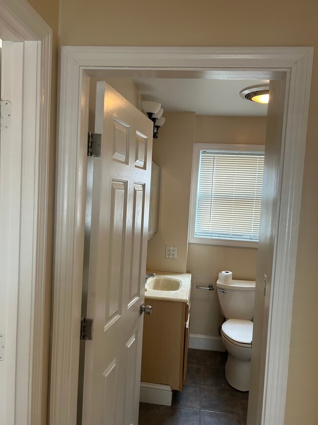 Photo - 98 Kirtland St Unit 98 Kirtland St Apt #1