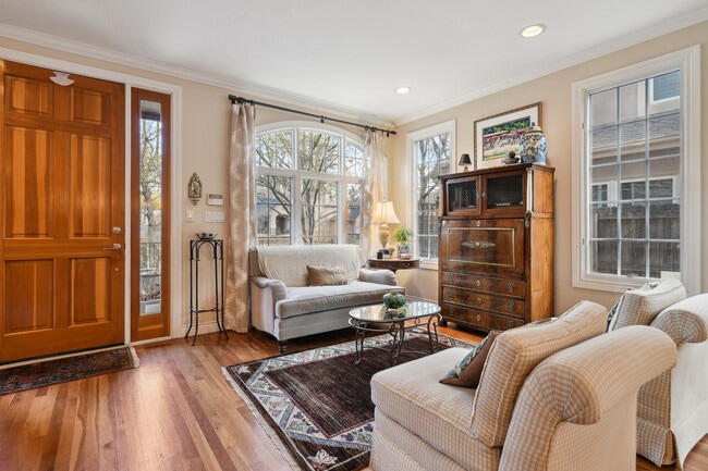 Photo - 535 Fillmore St