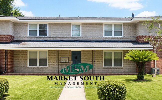 Building Photo - MIDTOWN SAVANNAH- AVAILABLE NOW! APPOINTMENT NEEDED TO VIEW! Unit 4 W. 53rd Street #1