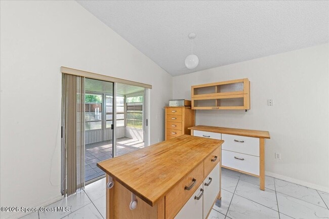 Photo - 2165 Redwood Cir