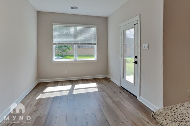Photo - 6188 White Spruce Dr