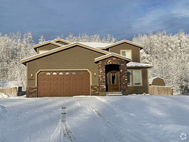 Building Photo - Beautiful Single Family Home!