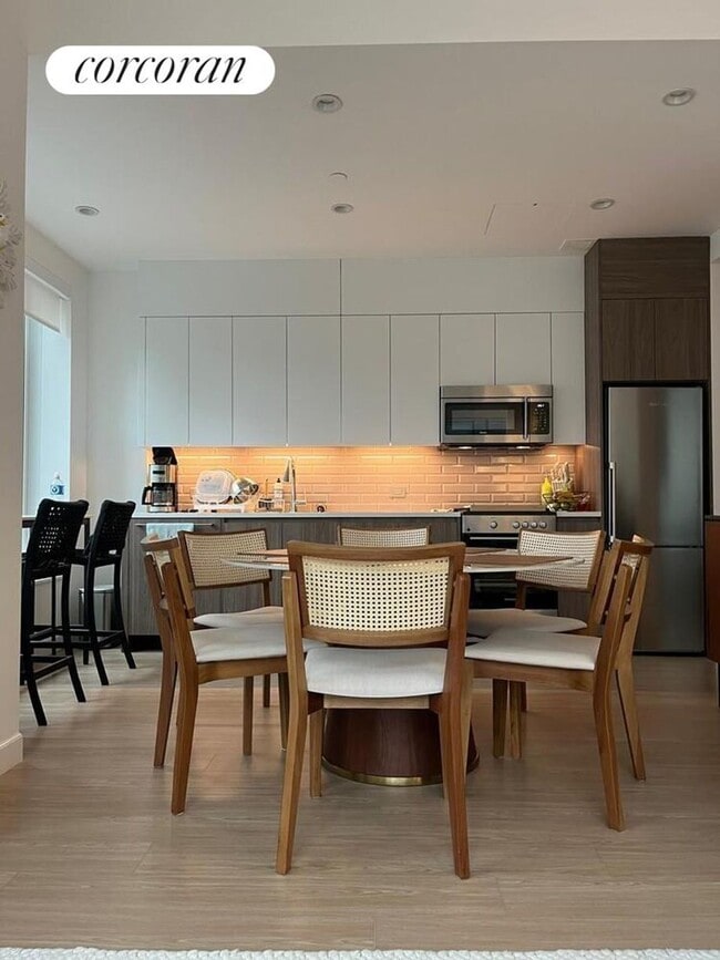 Photo - 550 Tenth Avenue 714