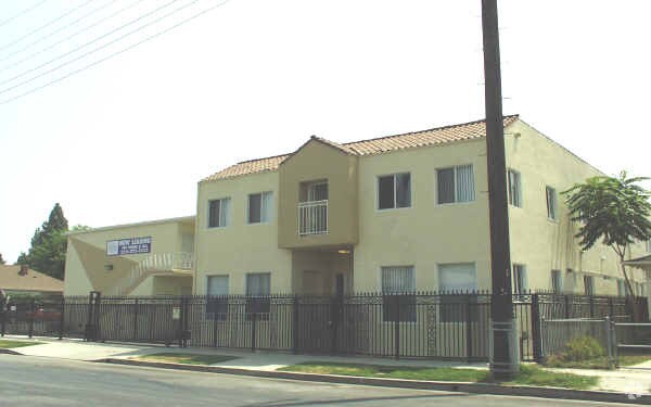 1156 W 36th Pl - 1156 W 36th Pl Apartments