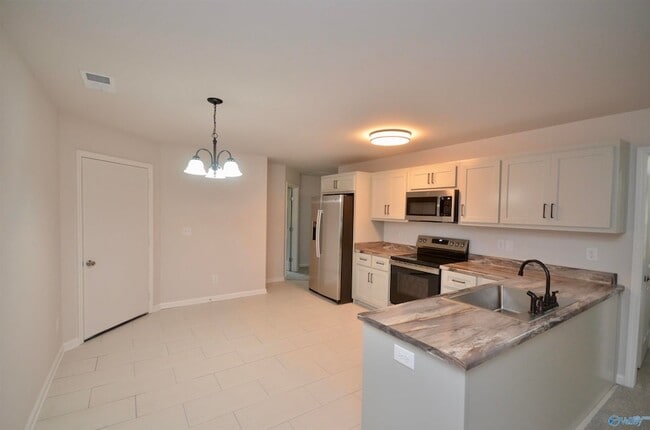 Photo - 160 Swansea Ln