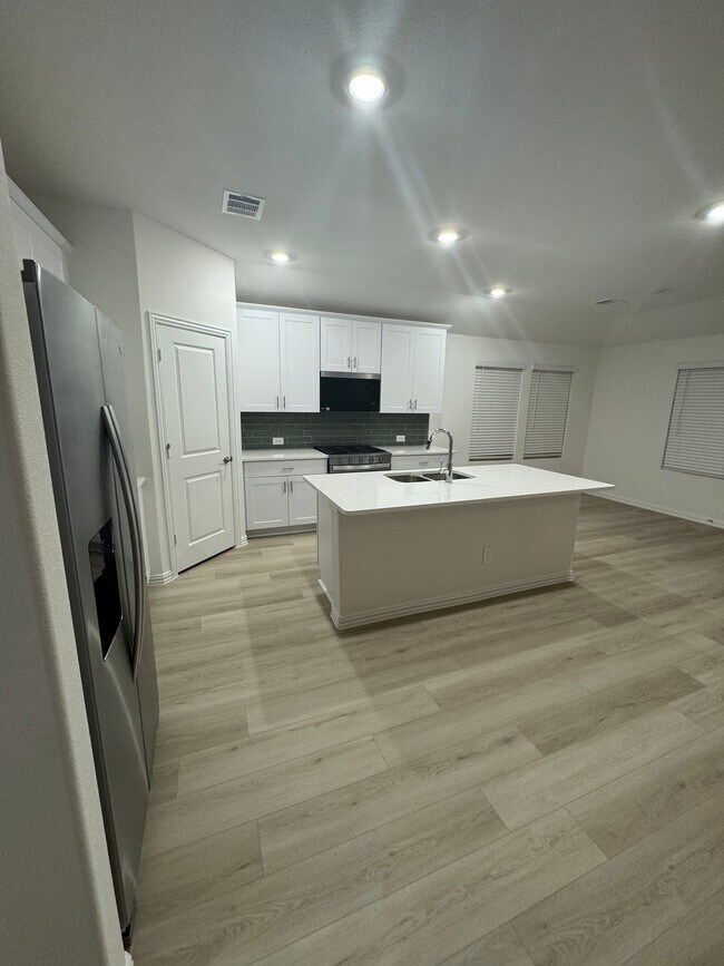 Photo - 608 Marigold Hl Wy