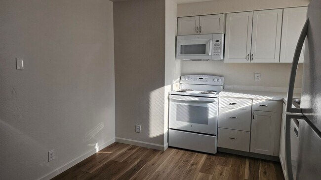 Photo - Roxbury Duplex Unit 11455