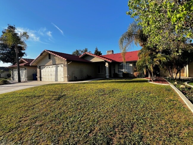 Photo - 516 Sun Rose Ave