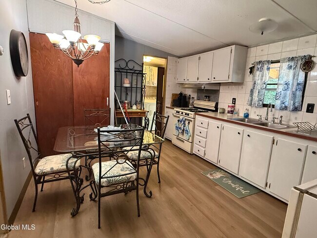 Photo - 124 Archer Rd