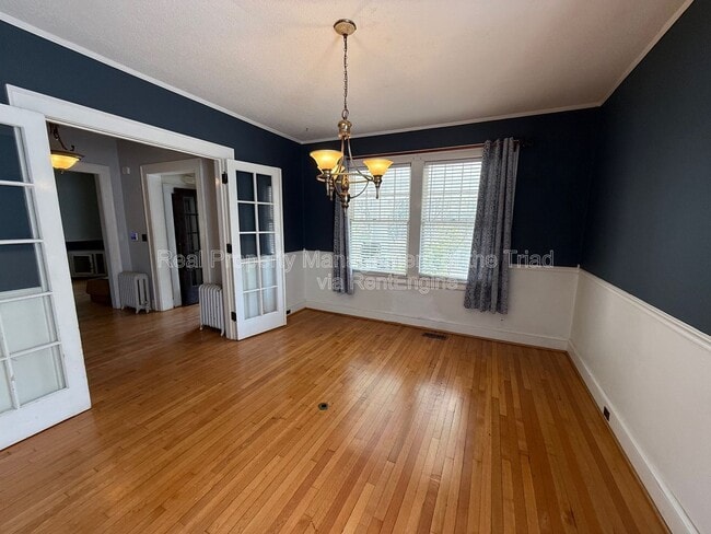 Photo - 340 W End Blvd