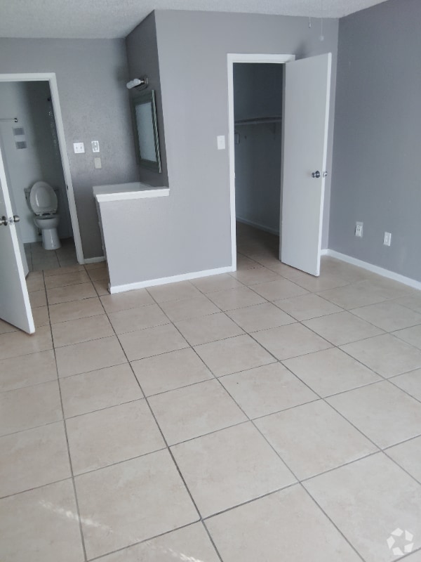 Building Photo - 10110 Forum Park Dr Rental