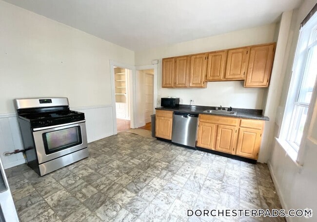 Building Photo - 19 Sudan St Rental