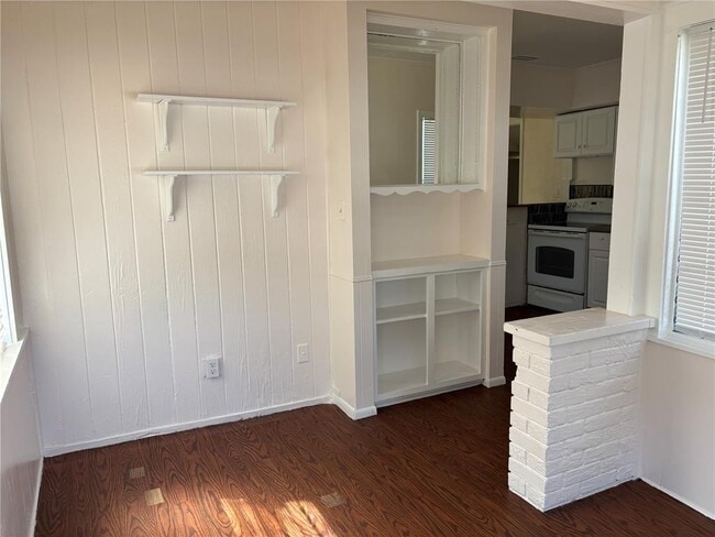 Photo - 2162 46th Ave N