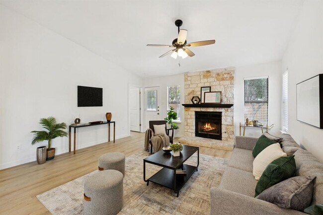 Photo - 2900 Sabinal Trail