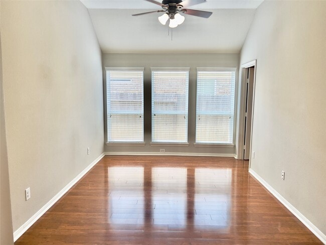 Photo - 9912 Western Ridge Way