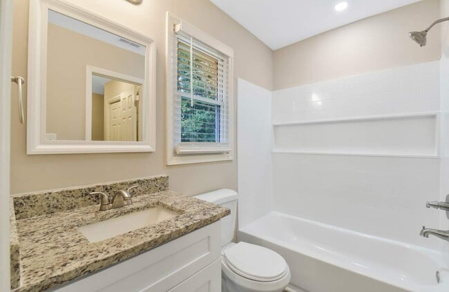 Building Photo - 823 Dedmon Dr