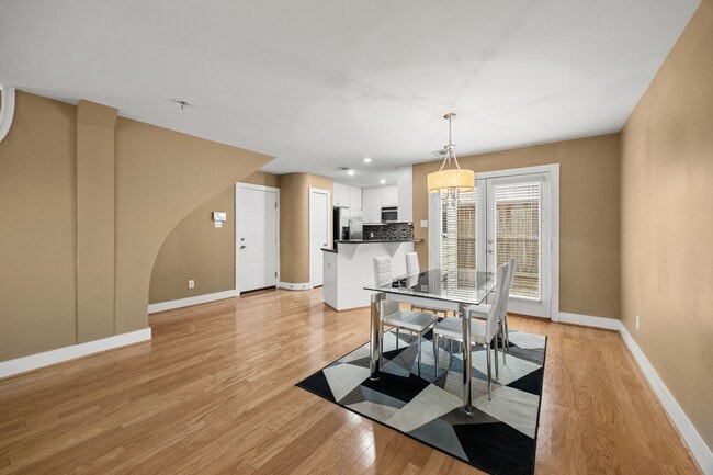 Photo - 5951 S Loop E