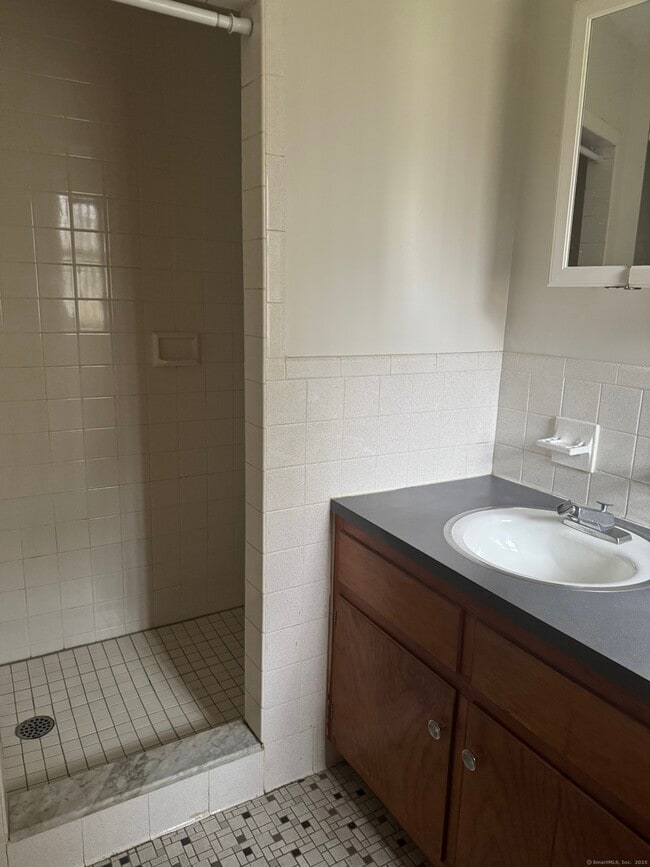 Photo - 658A Ellington Rd