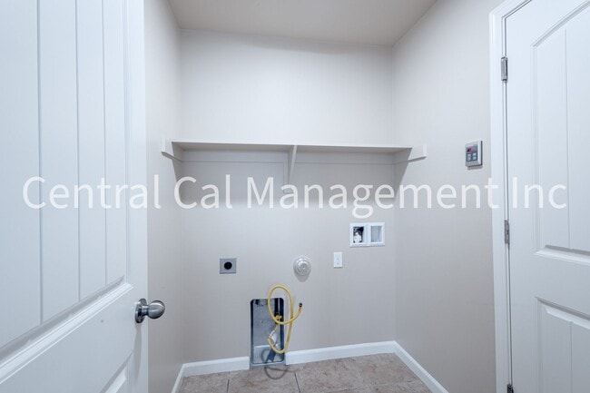 Photo - 4 Bedroom/2 Bath Home in the Northwest - $2695 Per Month!