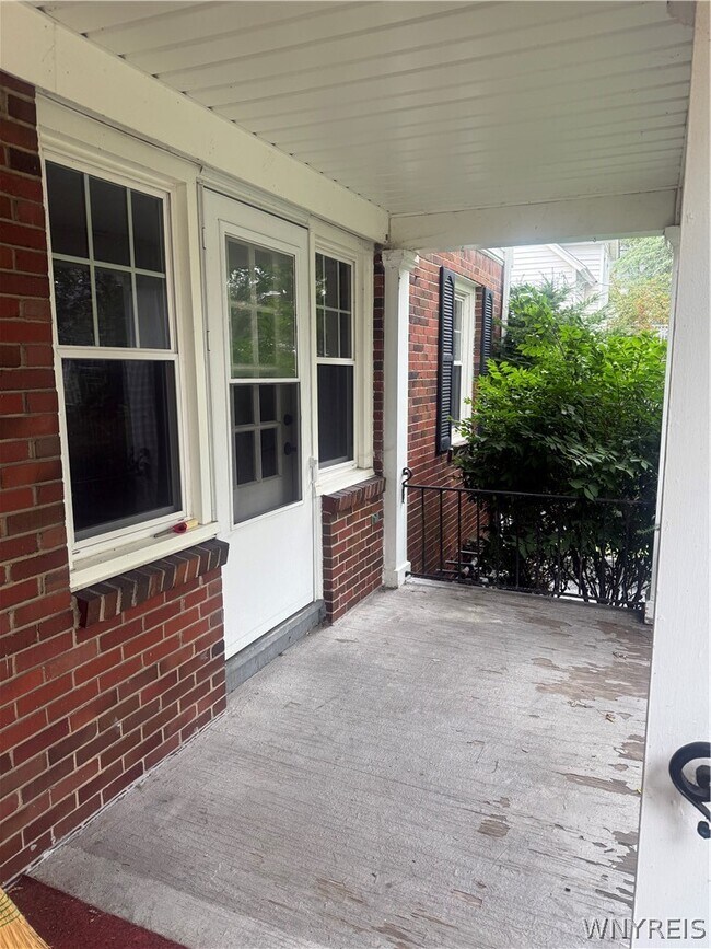 153 Park Dr