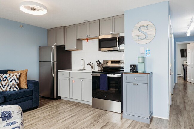 189 E Grand Ave Unit 304