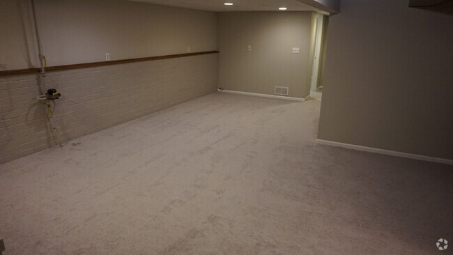 Building Photo - 2501 Oregon Ave S Rental
