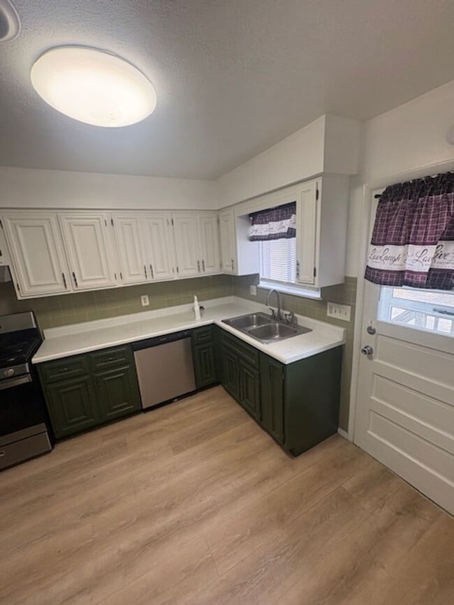 Photo - 3406 N Missouri Ave Unit A