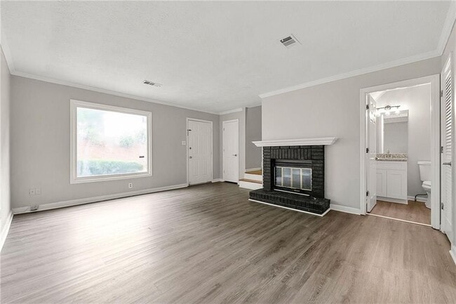 Photo - 218 Mill Creek Pl