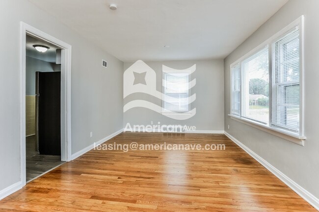 Photo - 6905 Raymond Ave