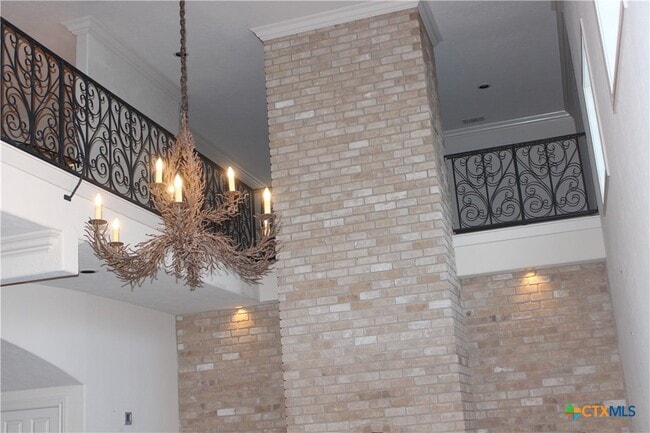 Photo - 6001 Country Club Dr