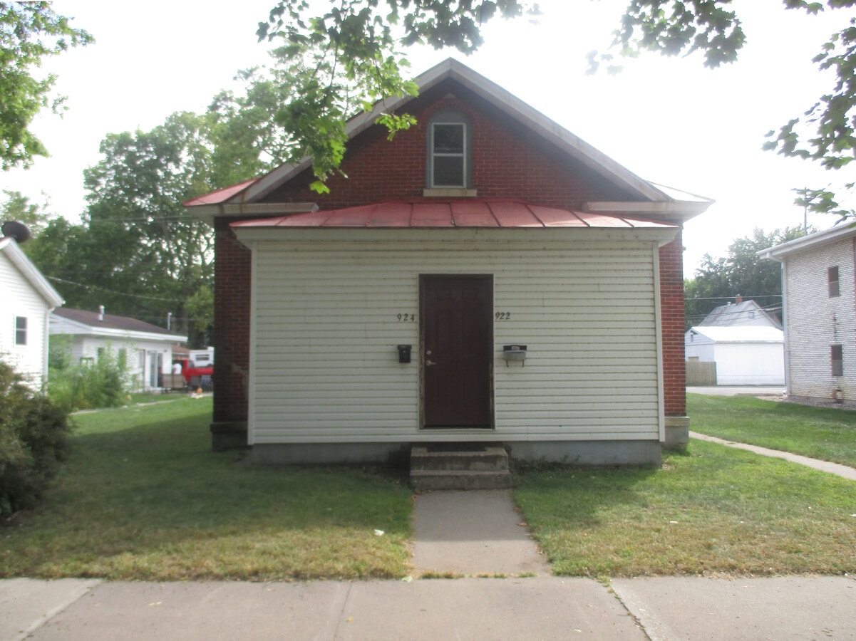 front - 924 Cameron Ave Unit 924
