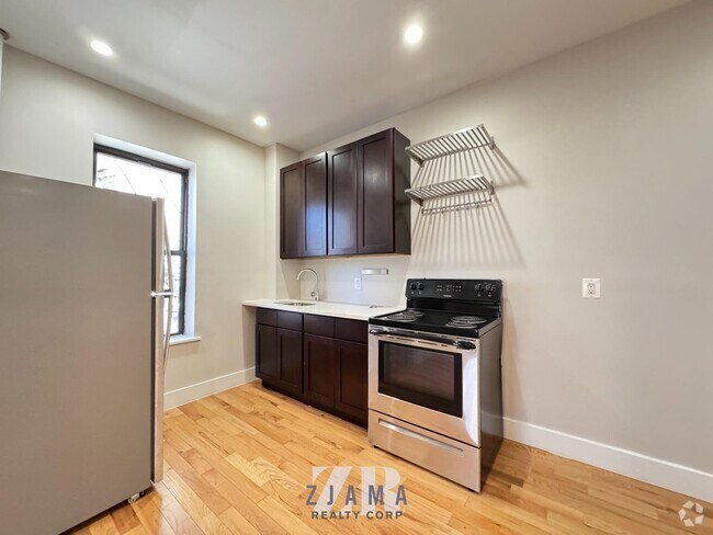 Building Photo - 876 Lincoln Pl Unit 8 Rental