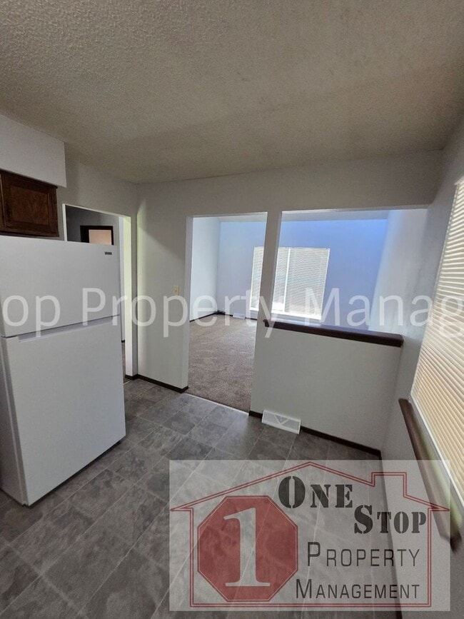 Photo - Welcome Home to this Adorable 2 Bed 1.5 Bath Duplex in Independence!!