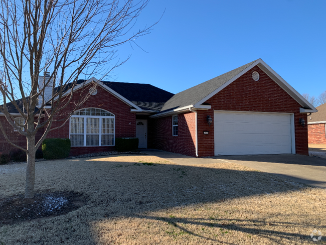 Building Photo - 702 Tunbridge Dr Rental