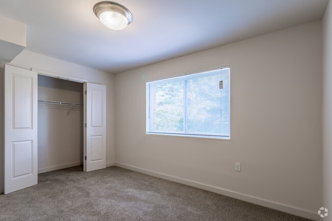 2 BR, 1 BA - 945 SF