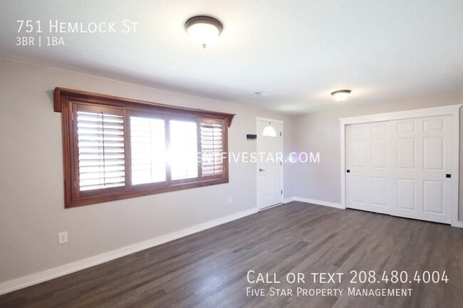 Photo - 751 Hemlock St