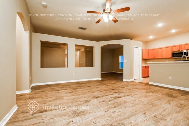 1527 Emerald Hill Way
