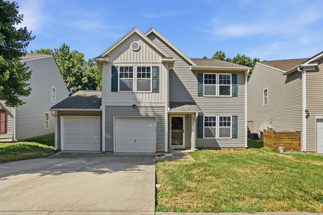 Building Photo - Spacious 4BR Home with New Carpet & Fenced Backyard