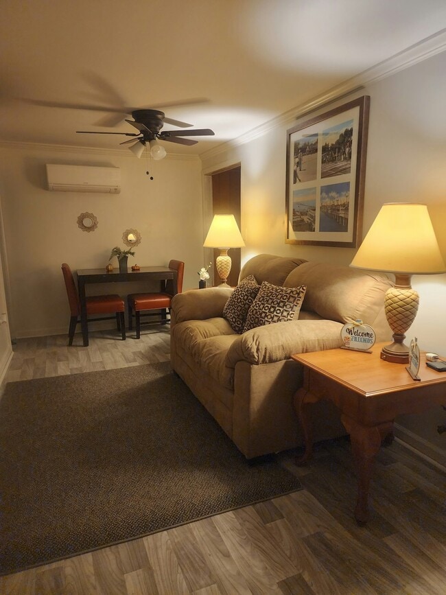 Photo - 1360 Ellis Rd Unit Carriage  Room 2 B