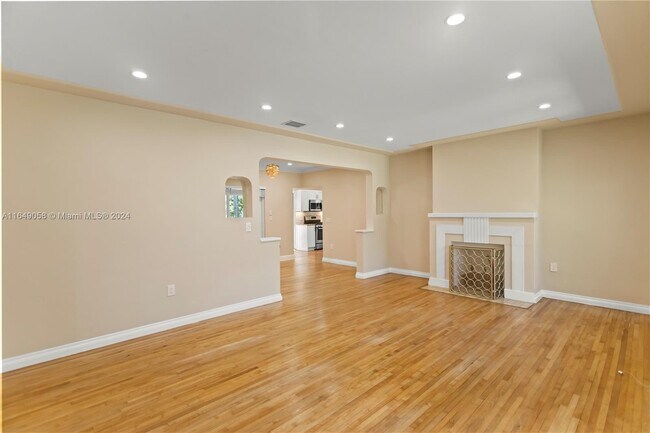 Photo - 610 SW 25th Rd