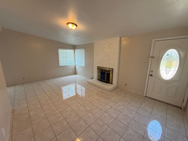 Photo - 36756 Charles St