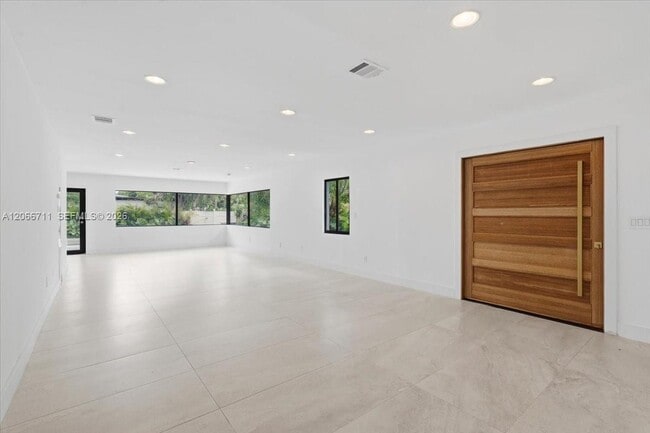 Photo - 1215 NE 110th St